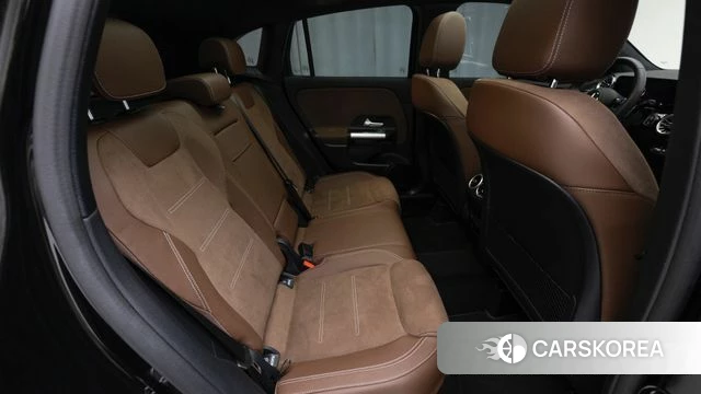 Mercedes-Benz GLA - Class H247 2025 Черный из Кореи, фото 2