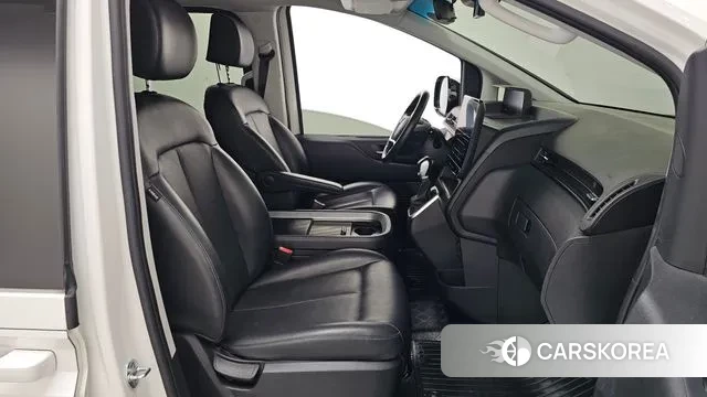 Hyundai Staria 2022 Белый из Кореи, фото 2