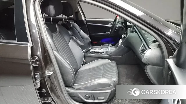 Genesis G70 2018 Черный из Кореи, фото 2