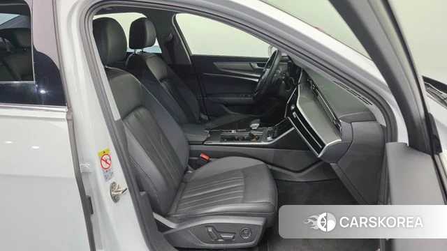 Audi A6 (C8) 2020 Белый из Кореи, фото 2