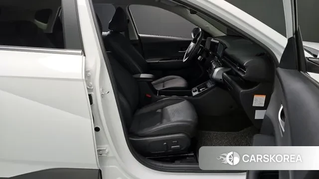 Hyundai Kona Hybrid (SX2) 2023 Белый из Кореи, фото 2