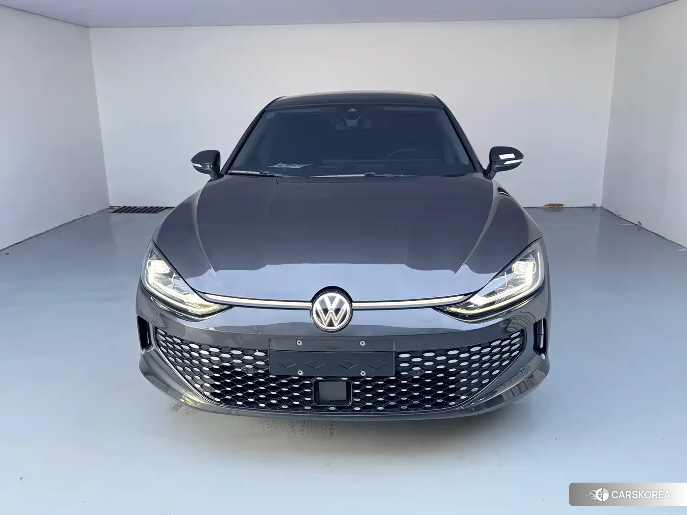 Volkswagen Lamando 2022 Silver/gray из Китая, фото 2