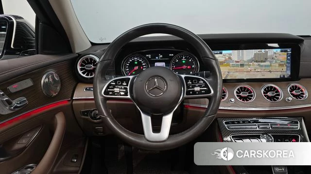 Mercedes-Benz E-Class W213 2019 Белый из Кореи, фото 2