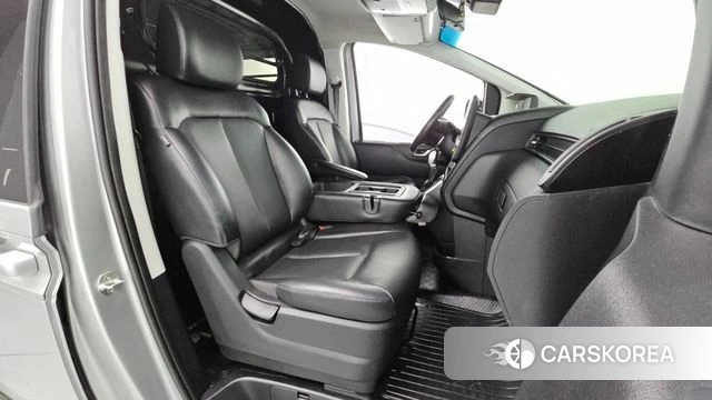 Hyundai Staria 2021 Серебристо-серый из Кореи, фото 2
