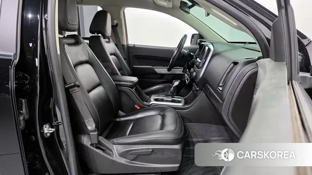 Chevrolet (GM Daewoo) Real New Colorado 2022 Черный из Кореи, фото 2