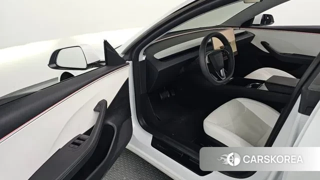 Tesla Model 3 2024 Белый из Кореи, фото 2