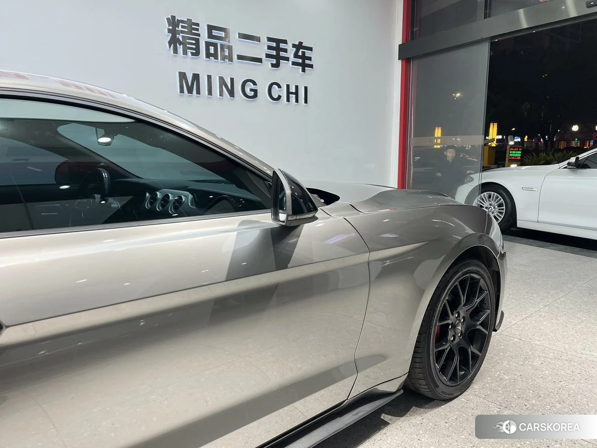 Ford Mustang 2020 Темно-серый из Китая, фото 2