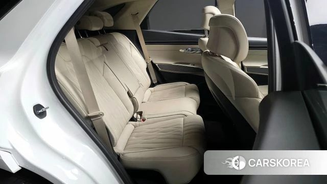 Genesis GV70 2023 Белый из Кореи, фото 2