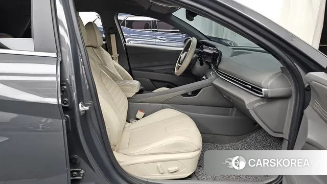 Hyundai The New Avante (CN7) 2023 Серый из Кореи, фото 2