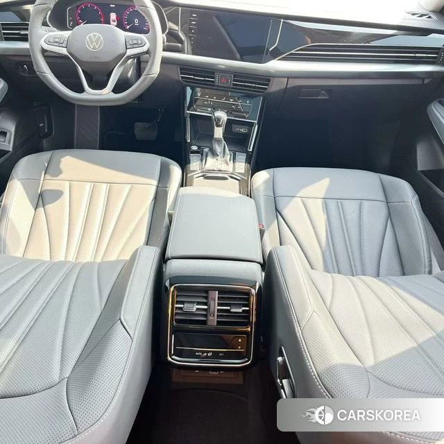 Volkswagen Passat 2025 Черный из Китая, фото 2