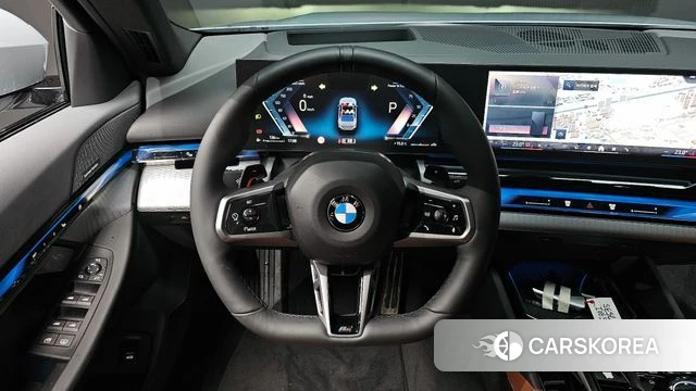 BMW 5 Series (G60) 2025 Серебристо-серый из Кореи, фото 2