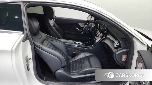 Mercedes-Benz C-Class W205 2019 Белый из Кореи, фото 2