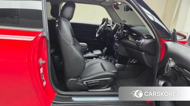 Mini Cooper 2021 Красный из Кореи, фото 2