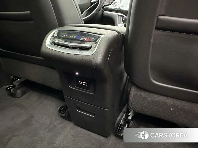 Cadillac XT6 2023 Белый из Китая, фото 2