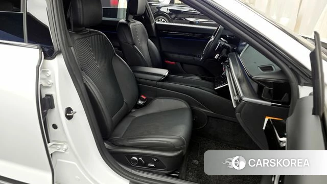 Hyundai Grandeur Hybrid (GN7) 2023 Белый из Кореи, фото 2