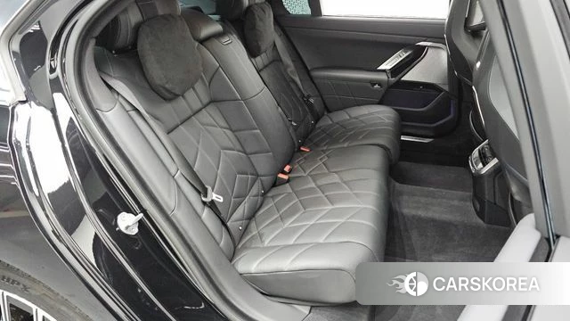 BMW 7 Series (G70) 2024 Черный из Кореи, фото 2
