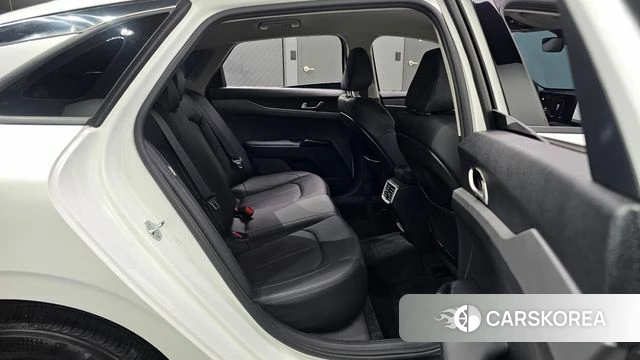 Kia The New K5 3rd generation 2024 Белый из Кореи, фото 2