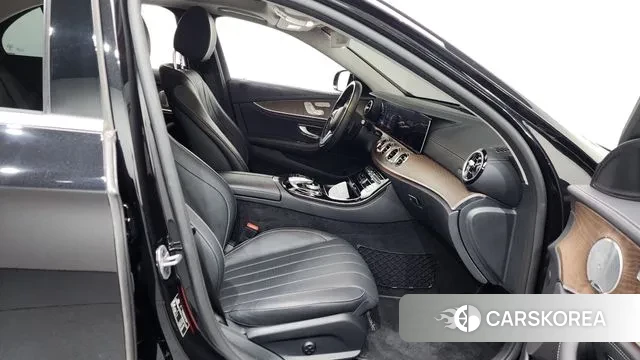 Mercedes-Benz E-Class W213 2019 Черный из Кореи, фото 2