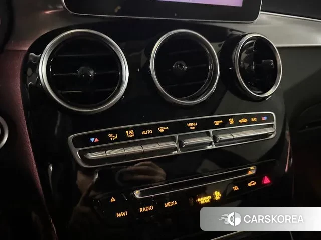 Mercedes-Benz GLC-Class X253 2019 Белый из Кореи, фото 2