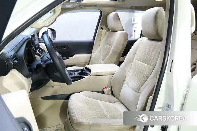 Toyota Land Cruiser (imported) 2024 Белый из Китая, фото 2