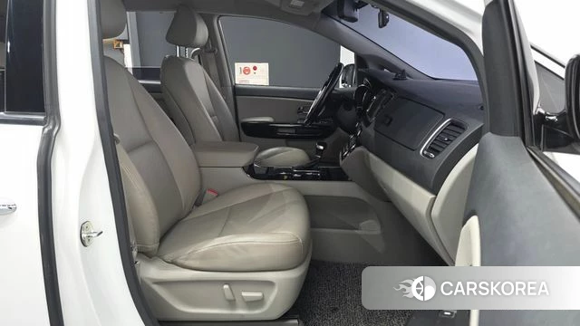 Kia The New Carnival 2018 Белый из Кореи, фото 2