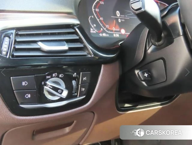 BMW 5 Series (G30) 2020 Серый из Кореи, фото 2