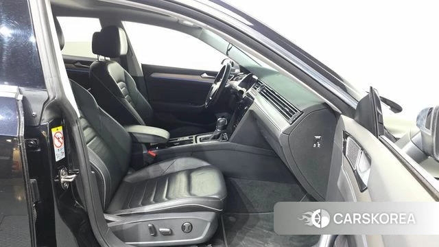 Volkswagen Arteon 2019 Черный из Кореи, фото 2