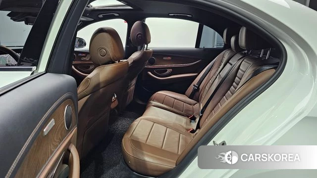 Mercedes-Benz E-Class W213 2021 Белый из Кореи, фото 2