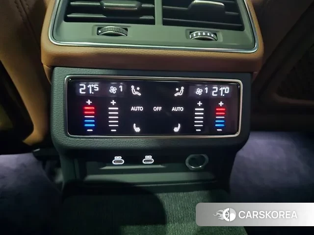 Audi A6 (C8) 2023 Черный из Кореи, фото 2