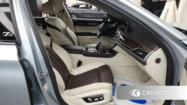 BMW 7 Series (G11) 2018 Небесно-голубой из Кореи, фото 2