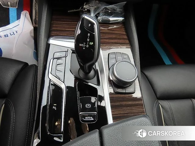 BMW 5 Series (G30) 2022 Черный из Кореи, фото 2