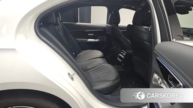 Mercedes-Benz E-Class W214 2024 Белый из Кореи, фото 2