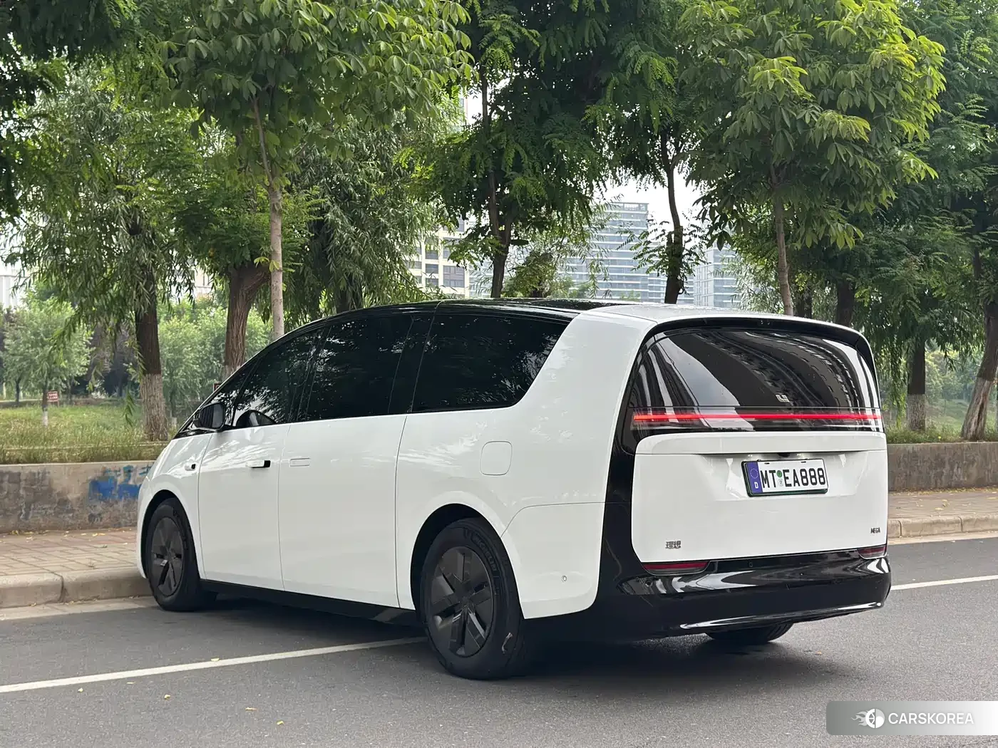 Ideal car Ideal MEGA 2025 Белый из Китая, фото 2