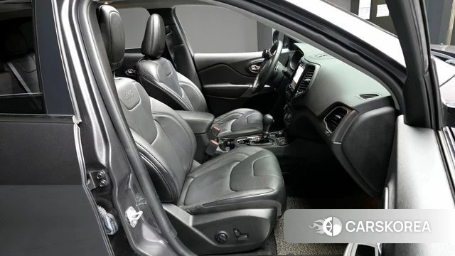 Jeep Cherokee (KL) 2021 Серый из Кореи, фото 2