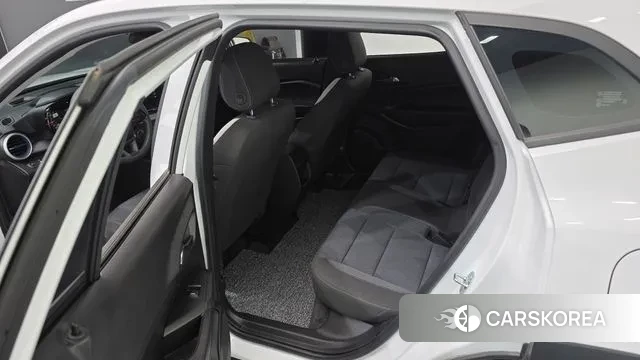 Chevrolet (GM Daewoo) Trax Crossover 2023 Белый из Кореи, фото 2