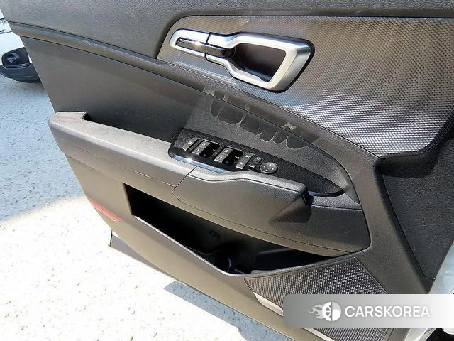 Kia Sportage 5th Generation Hybrid 2024 Белый из Кореи, фото 2