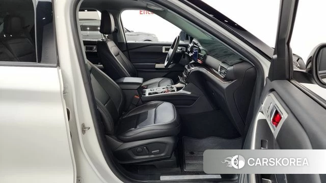 Ford Explorer 6th Generation 2022 Белый из Кореи, фото 2