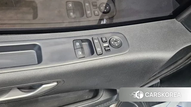 Hyundai Staria 2021 Серебряный из Кореи, фото 2