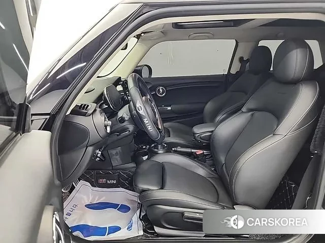 Mini Cooper 2021 Черный из Кореи, фото 2