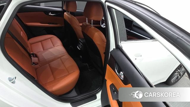 Kia The New K3 2nd generation 2024 Белый из Кореи, фото 2