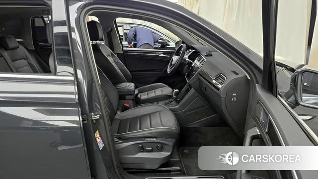 Volkswagen Tiguan second Generation 2022 Серый из Кореи, фото 2