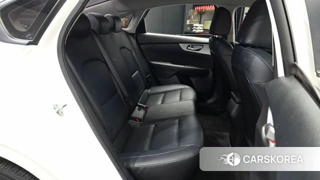 Kia The New K3 2nd generation 2021 Белый из Кореи, фото 2