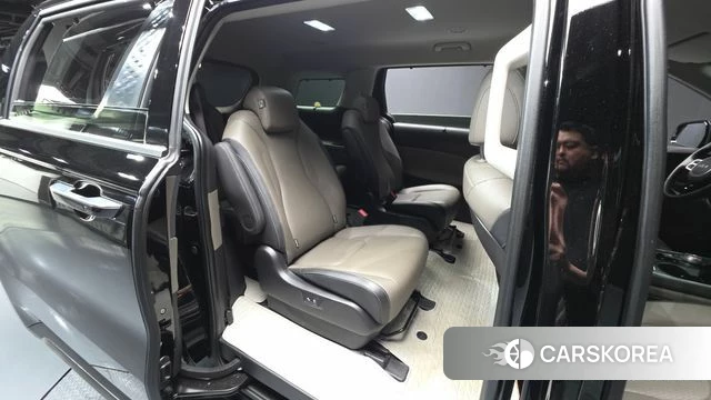 Kia The New Carnival 4th Generation 2024 Черный из Кореи, фото 2