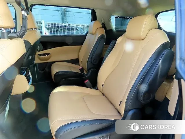 Kia Carnival 4th generation 2021 Серебряный из Кореи, фото 2