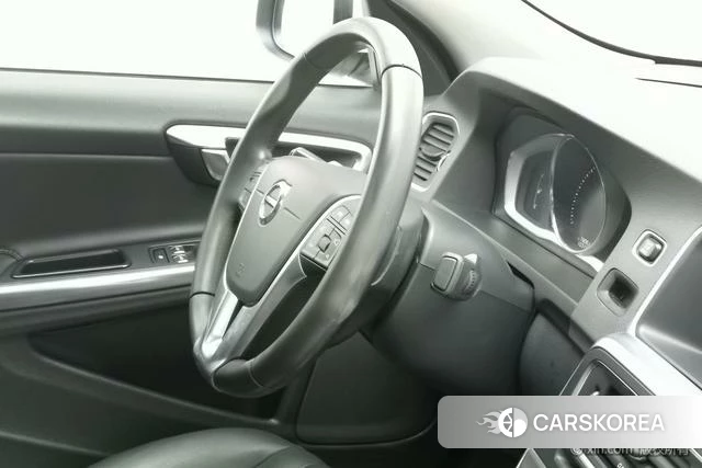 Volvo S60 2019 Белый из Китая, фото 2