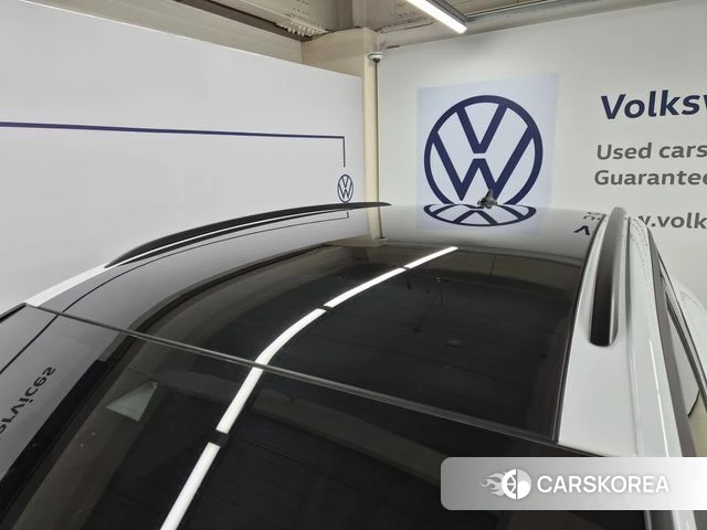 Volkswagen ID.4 2023 Белый из Кореи, фото 2