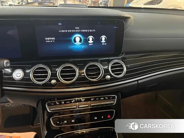 Mercedes-Benz E-Class W213 2022 Белый из Кореи, фото 2