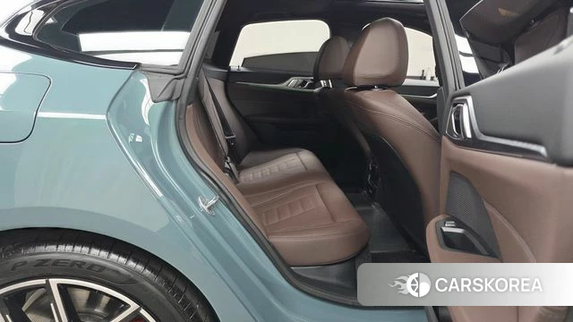 BMW 4 Series (G22) 2025 Цвет галактики из Кореи, фото 2