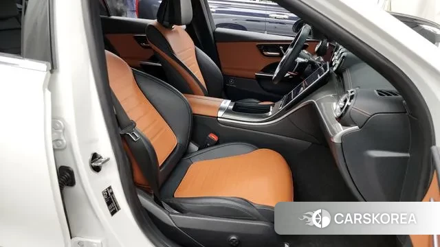 Mercedes-Benz C-Class W206 2022 Белый из Кореи, фото 2