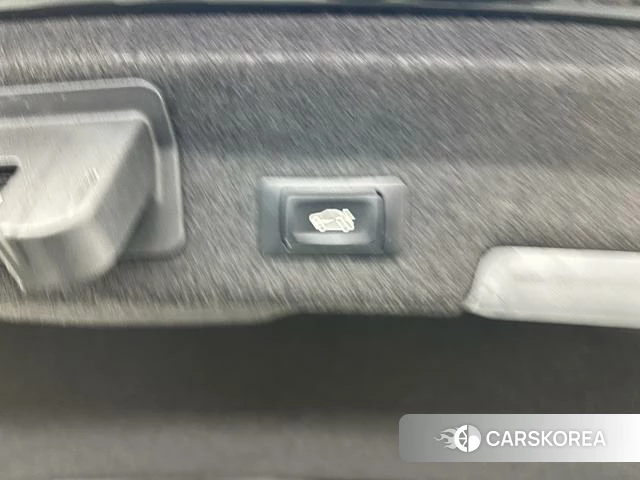 Audi A6L 2021 Черный из Китая, фото 2